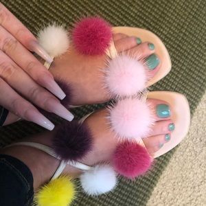 SOLD * Fendi Pom Pom Sandle Real Fur